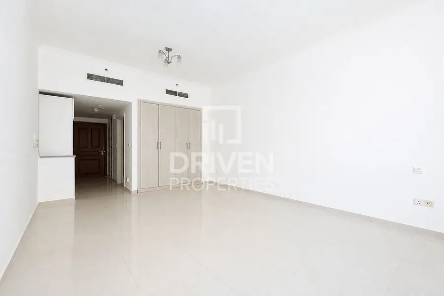 Near Metro | Spacious | Chiller Free | Sea View