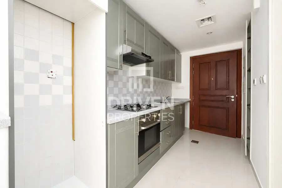 Near Metro | Spacious | Chiller Free | Sea View