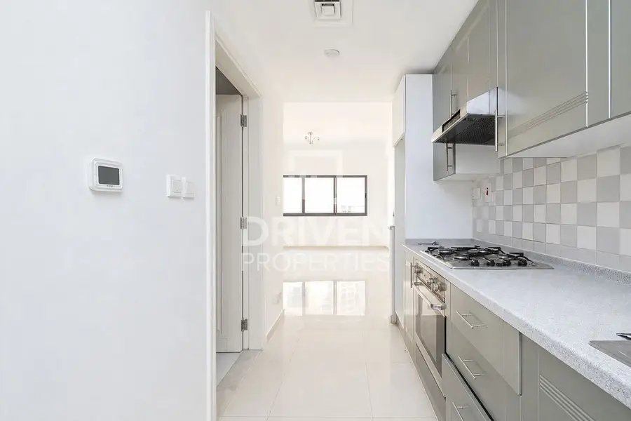 Near Metro | Spacious | Chiller Free | Sea View