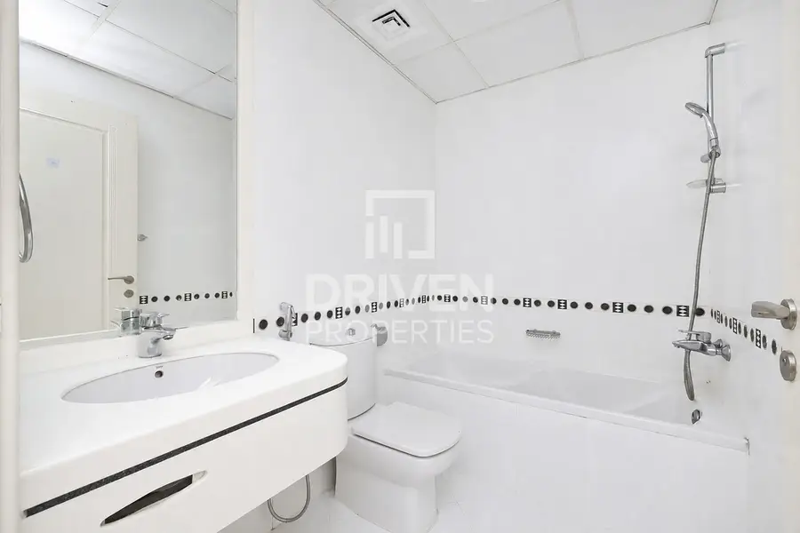 Near Metro | Spacious | Chiller Free | Sea View