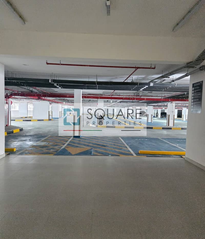 25 PARKING. jpg