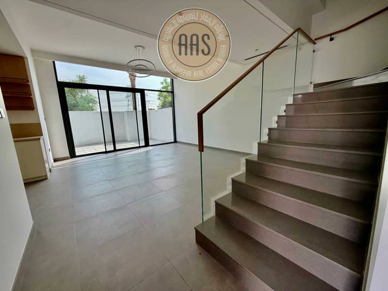Corner 4bedrooms Villa||Multiple Options ||Near All Facilities