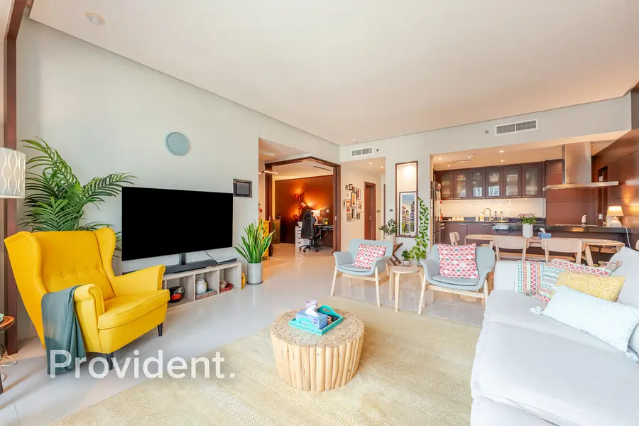 Spacious | Upgraded | Furnished | Park View