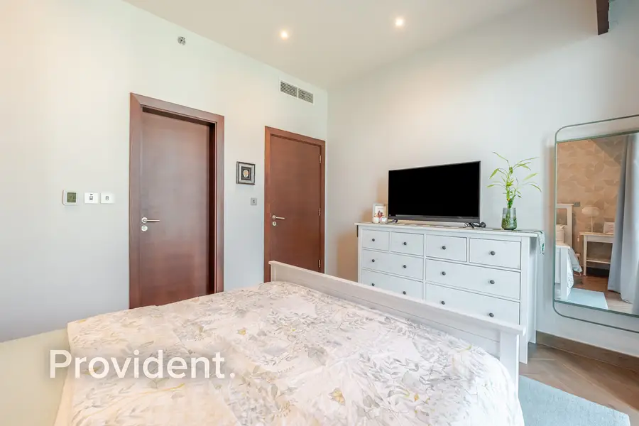 Spacious | Upgraded | Furnished | Park View