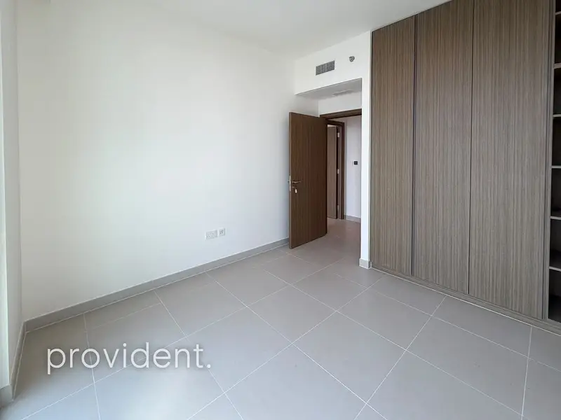Unfurnished | High Floor | Multiple Cheques
