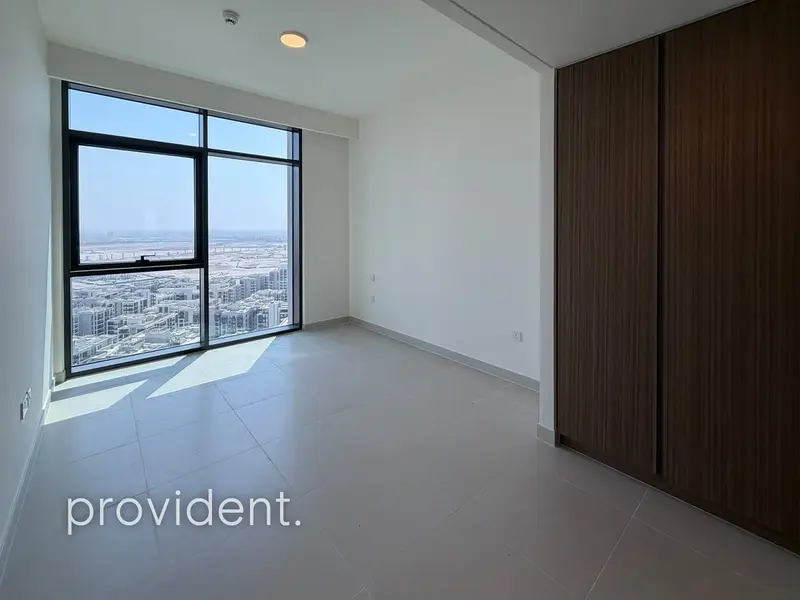 Unfurnished | High Floor | Multiple Cheques