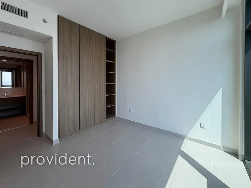 Unfurnished | High Floor | Multiple Cheques