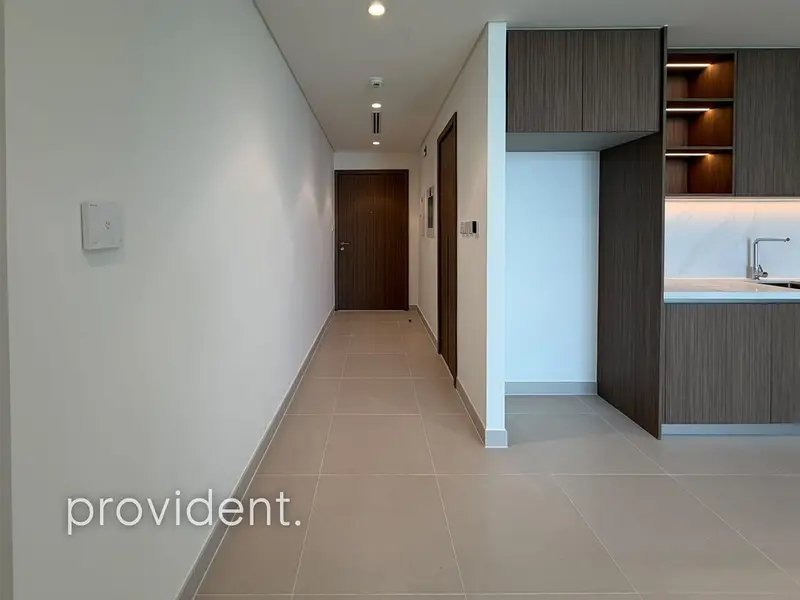 Unfurnished | High Floor | Multiple Cheques