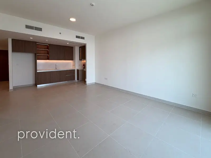 Unfurnished | High Floor | Multiple Cheques