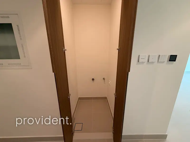 Unfurnished | High Floor | Multiple Cheques
