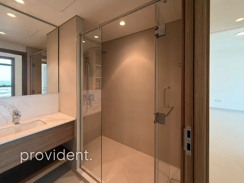 Unfurnished | High Floor | Multiple Cheques