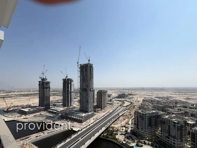 Unfurnished | High Floor | Multiple Cheques