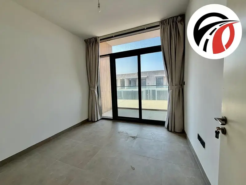 Single Row 3Bed+Maid Room Villa | Private Garden | Near Amenities