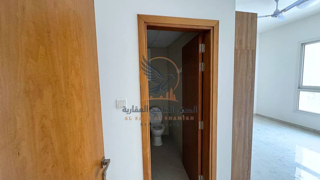 9 غير-مفروش-للا-يجار-0-غرف-الكورنيش-عجمان-صورة-العقار-08. jpg