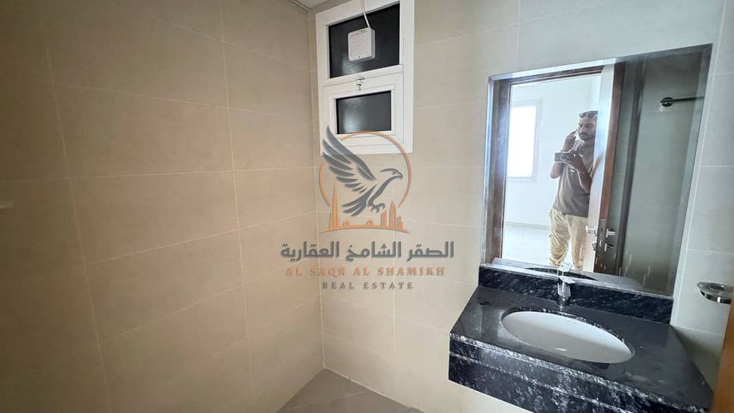 12 غير-مفروش-للا-يجار-2-غرف-الكورنيش-عجمان-صورة-العقار-12. jpg