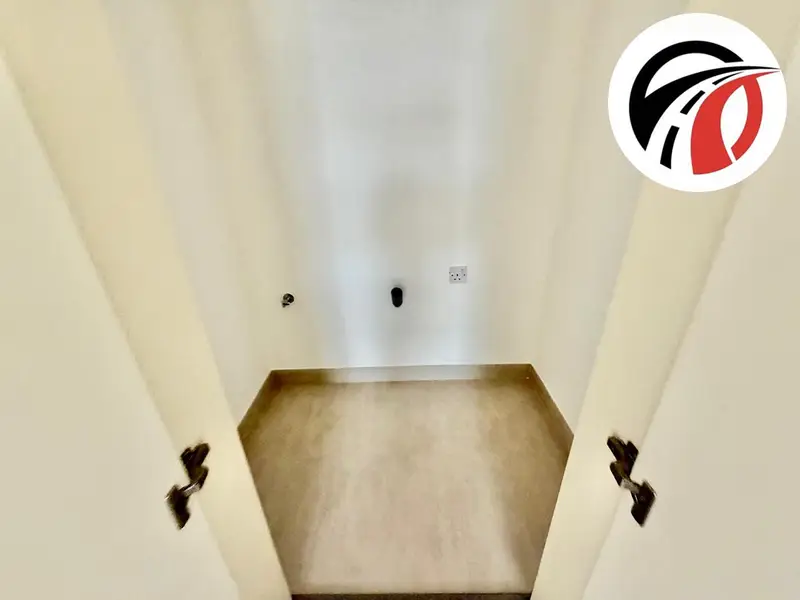 End Corner 4Bed+Maid Room Villa | Single Row | Luxury Unit