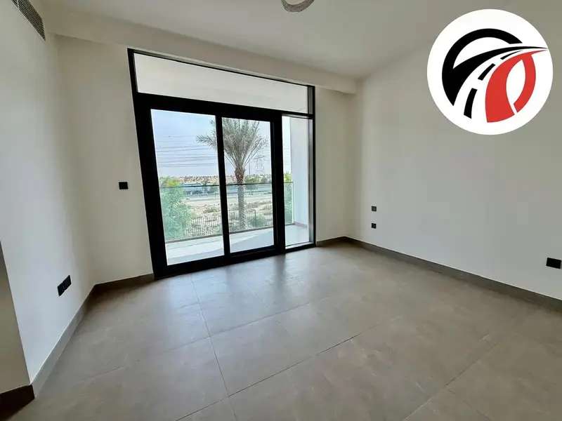End Corner 4Bed+Maid Room Villa | Single Row | Luxury Unit