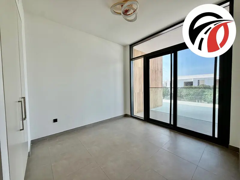 End Corner 4Bed+Maid Room Villa | Single Row | Luxury Unit