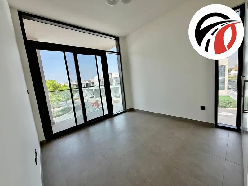 End Corner 4Bed+Maid Room Villa | Single Row | Luxury Unit