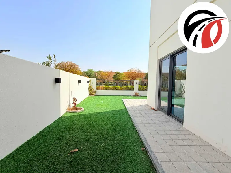 End Corner 4Bed+Maid Room Villa | Single Row | Private Garden