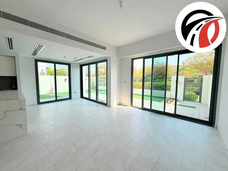End Corner 4Bed+Maid Room Villa | Single Row | Private Garden
