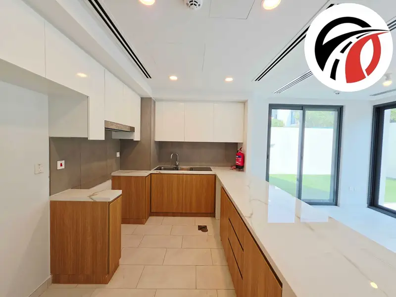 End Corner 4Bed+Maid Room Villa | Single Row | Private Garden