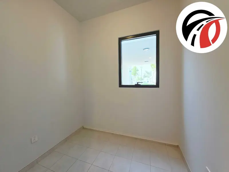 End Corner 4Bed+Maid Room Villa | Single Row | Private Garden