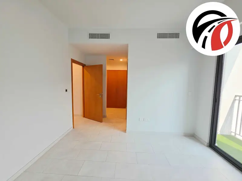End Corner 4Bed+Maid Room Villa | Single Row | Private Garden