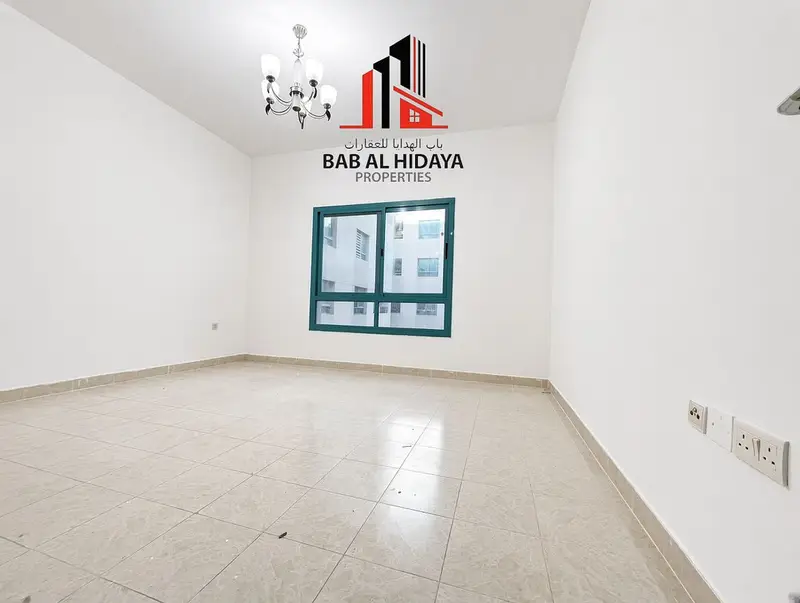 MASSIVE SIZE 1 BEDROOM HALL WITH 2 WASHROOMS AND BALCONY