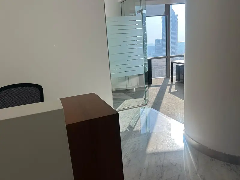 10 Visa/ DEWA, Chiller and service charge included/Furnished/ Manager room