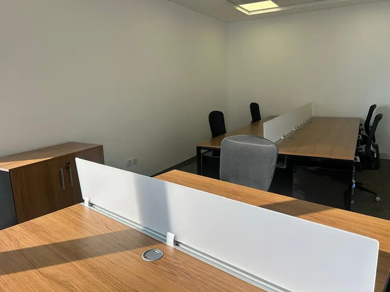 10 Visa/ DEWA, Chiller and service charge included/Furnished/ Manager room
