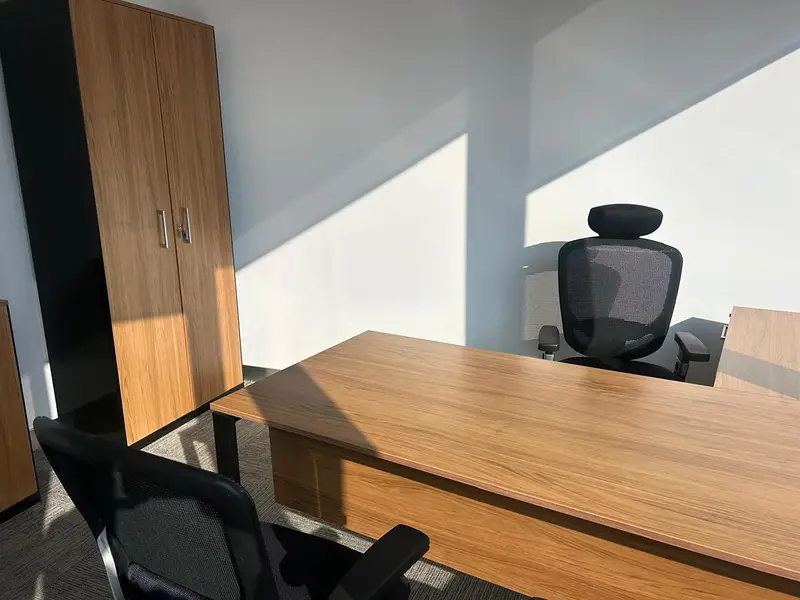 10 Visa/ DEWA, Chiller and service charge included/Furnished/ Manager room