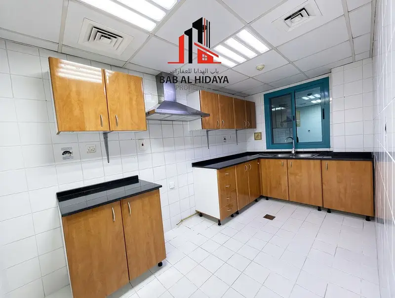 CLOSE TO METRO STATION 1 BEDROOM WITH GYM POOL AND BALCONY