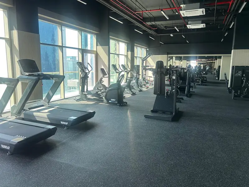 Unfurnished with white goods/with balcony/Opp Metro/parking/ new gym