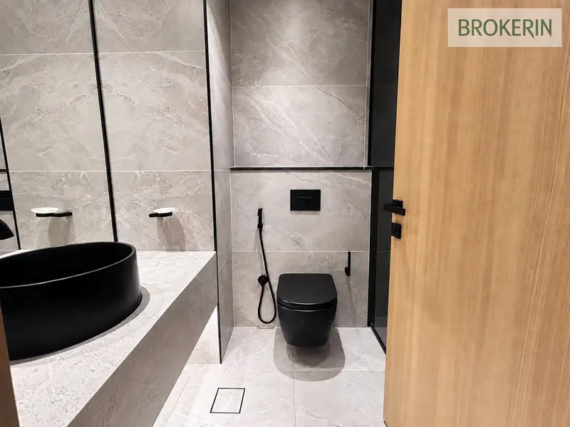 MODERN LUXURY | FURNISHED STUDIO | PRIME LOCATION
