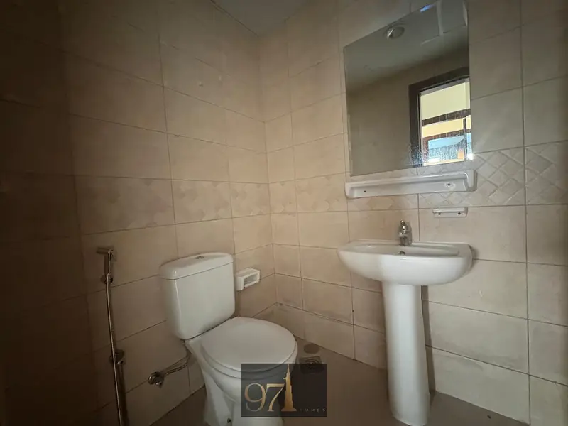 For those who appreciate peace and comfort, we offer an apartment for rent at an affordable price, located in a building with full amenities.