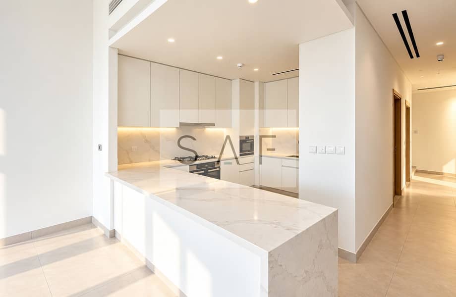 4 Bright Minimalist Marble Kitchen and Hallway. png