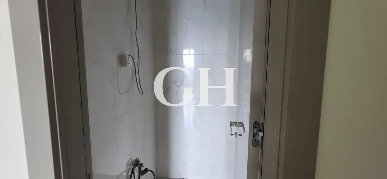 High Floor | Spacious | Vacant