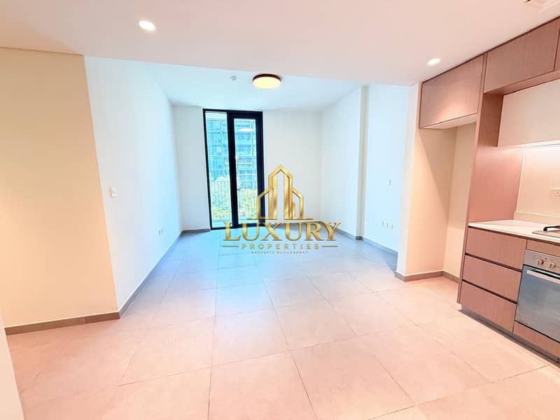 5 Spacious 2 BHK Apartment | 1,350 Sq. Ft. | AED 75,000 | 4 Cheques | No Negotiation