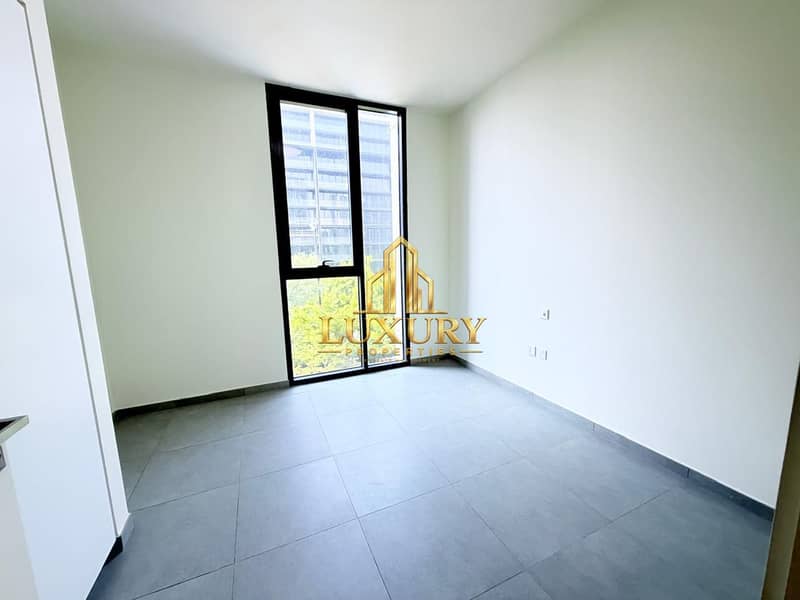 10 Spacious 2 BHK Apartment | 1,350 Sq. Ft. | AED 75,000 | 4 Cheques | No Negotiation
