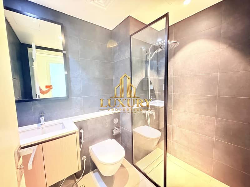 18 Spacious 2 BHK Apartment | 1,350 Sq. Ft. | AED 75,000 | 4 Cheques | No Negotiation