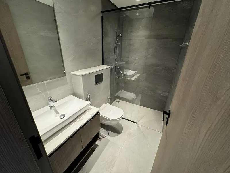 Distres deal investment | 9% ROI guarantee | Spacious Layout | Sophisticated Living