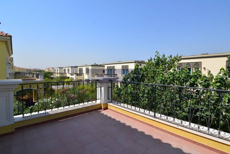 Three Bed + Maid's Villa in Jumeirah Park Three Bed + Maid's Villa in Jumeirah Park