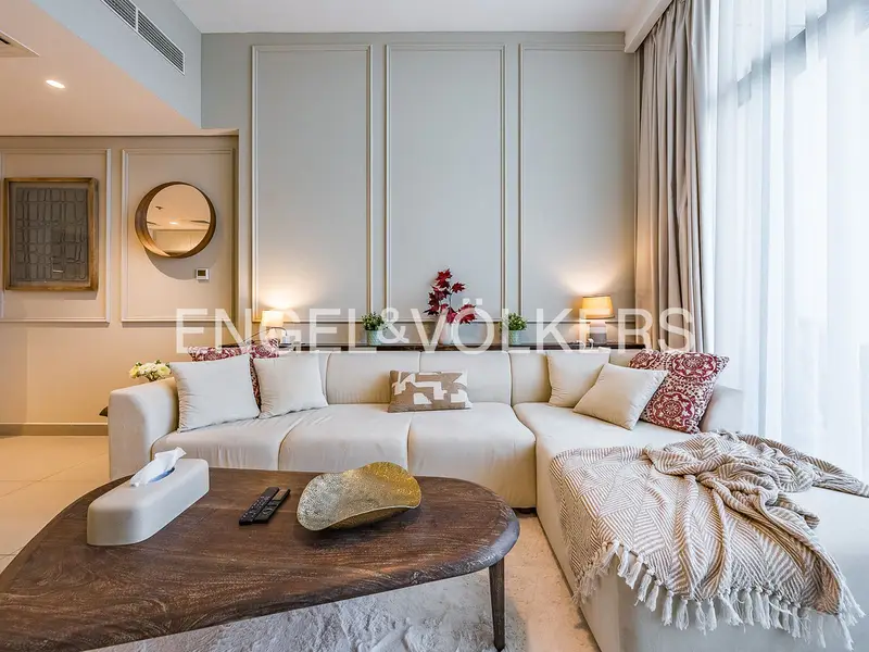 Upgraded | Fully Furnished | Vacant Now