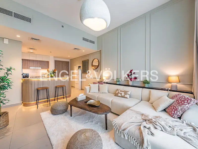 Upgraded | Fully Furnished | Vacant Now