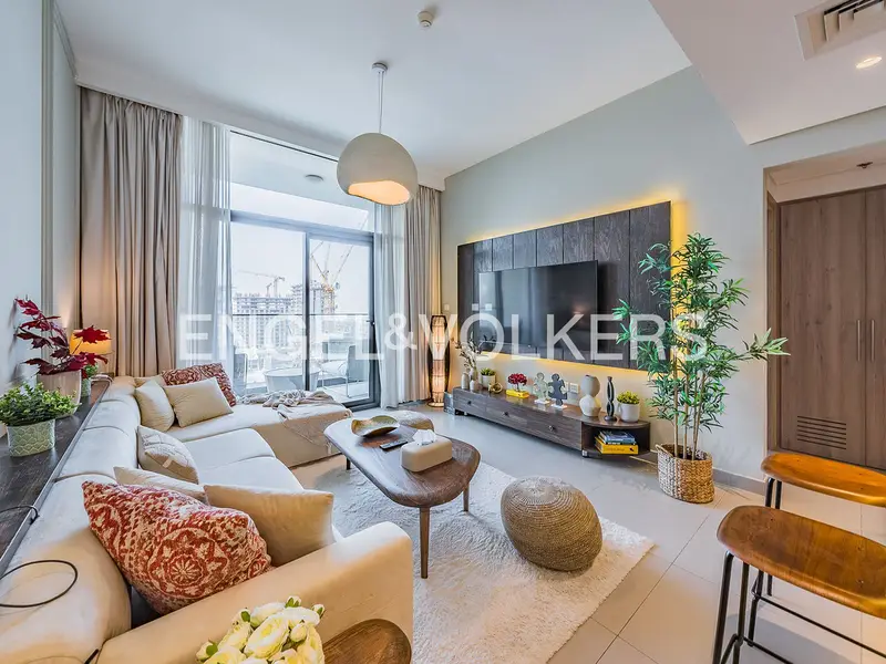 Upgraded | Fully Furnished | Vacant Now