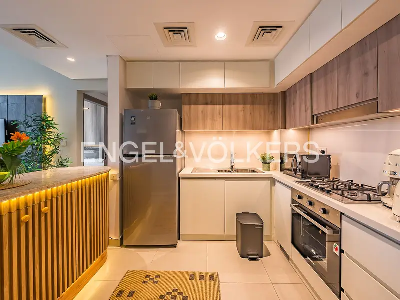 Upgraded | Fully Furnished | Vacant Now