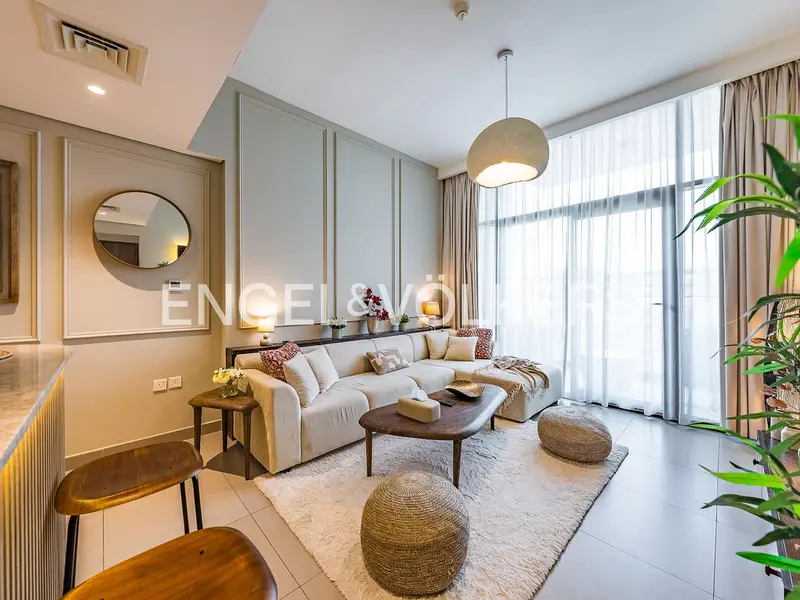 Upgraded | Fully Furnished | Vacant Now