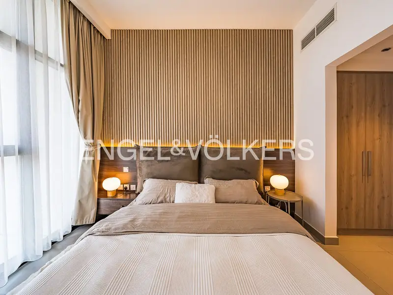 Upgraded | Fully Furnished | Vacant Now
