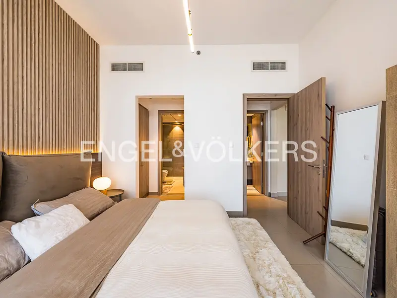Upgraded | Fully Furnished | Vacant Now